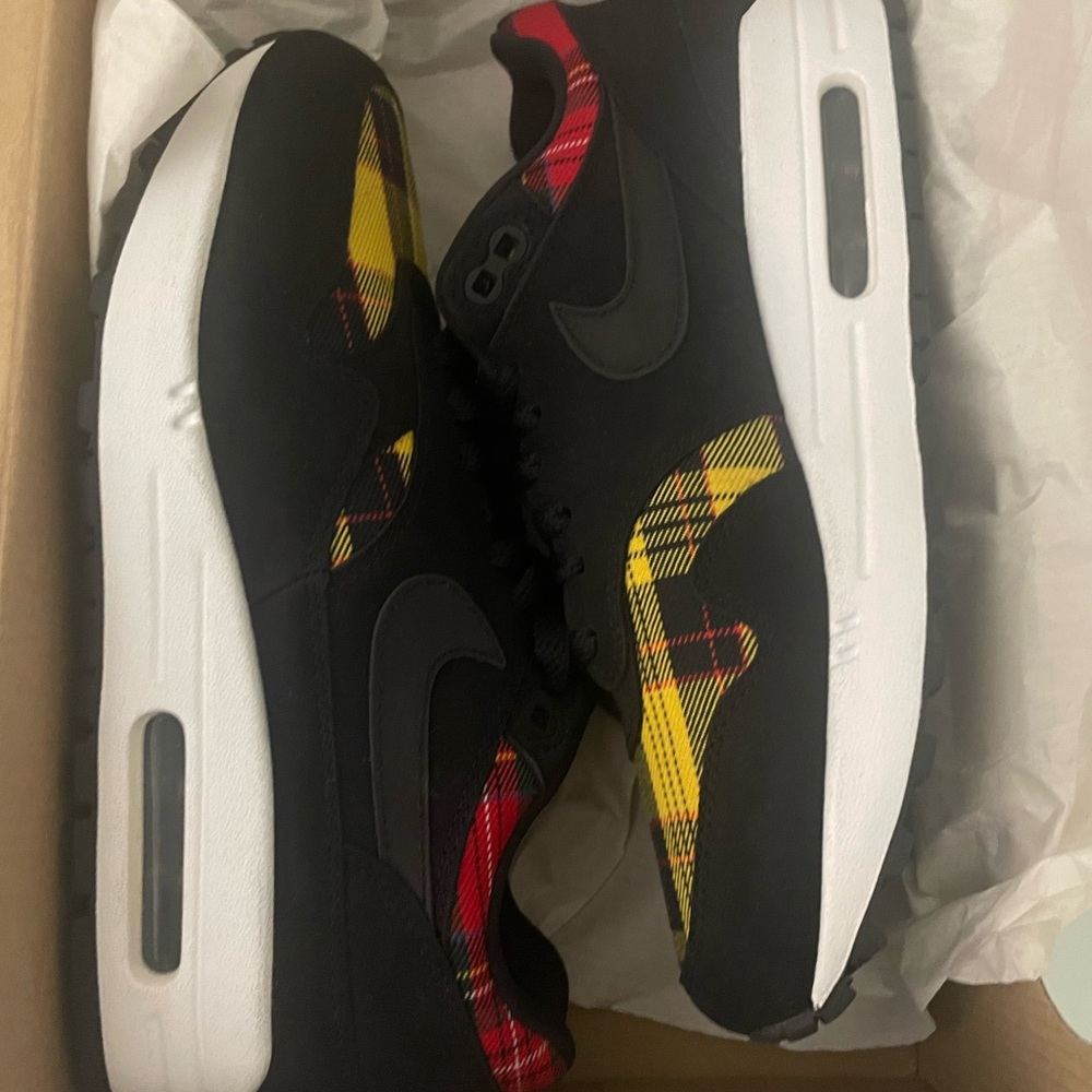 Woman’s Air Max 1 SE Tartan